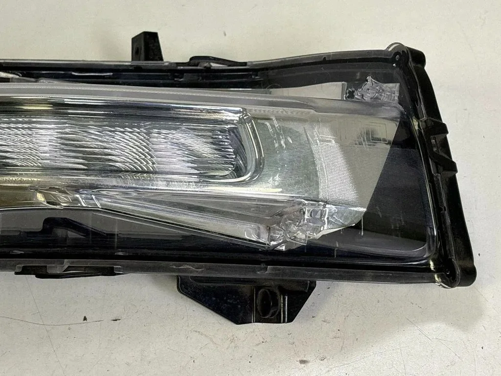 Ford Mustang VI Feu antibrouillard Droit JR3B13200A image 3
