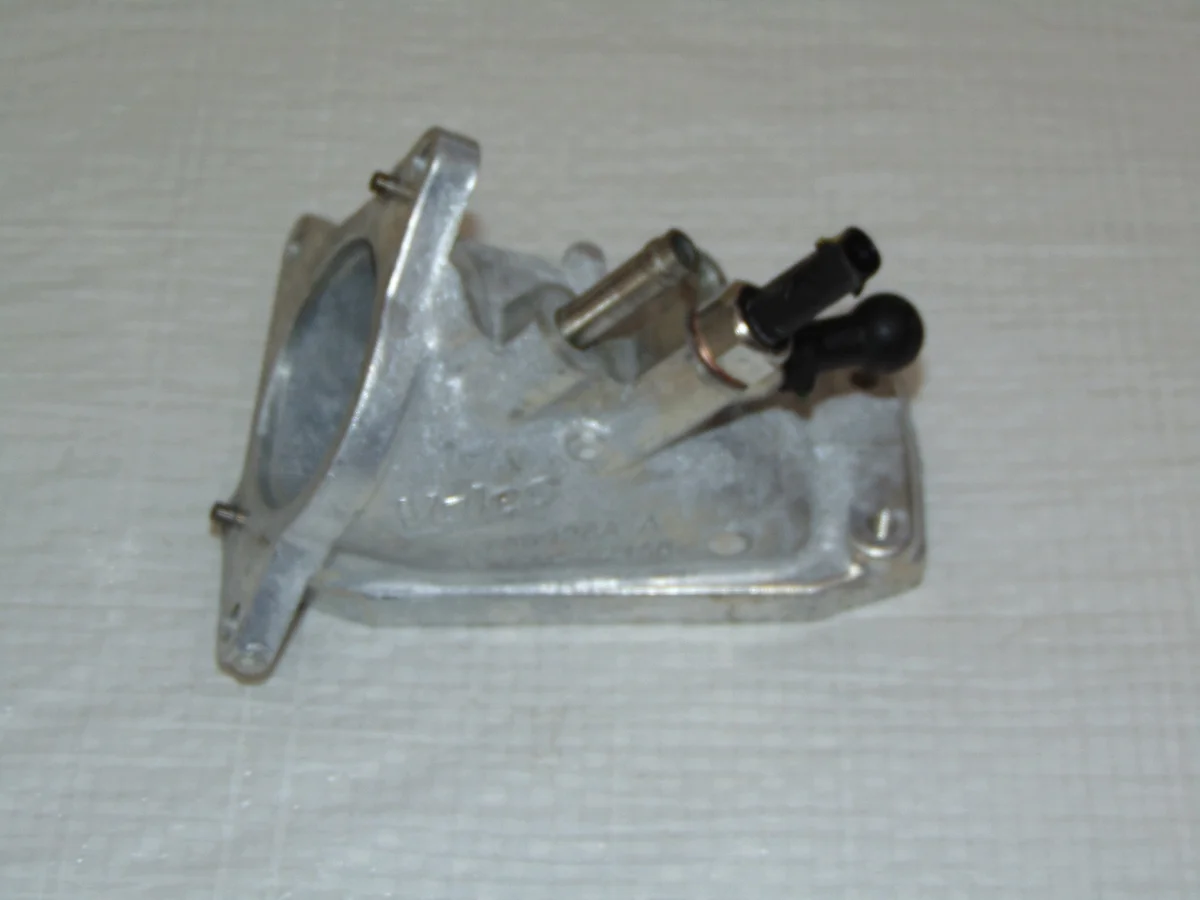VW Passat B8/Arteon 2.0 TDI Drosselklappe Halter image 3