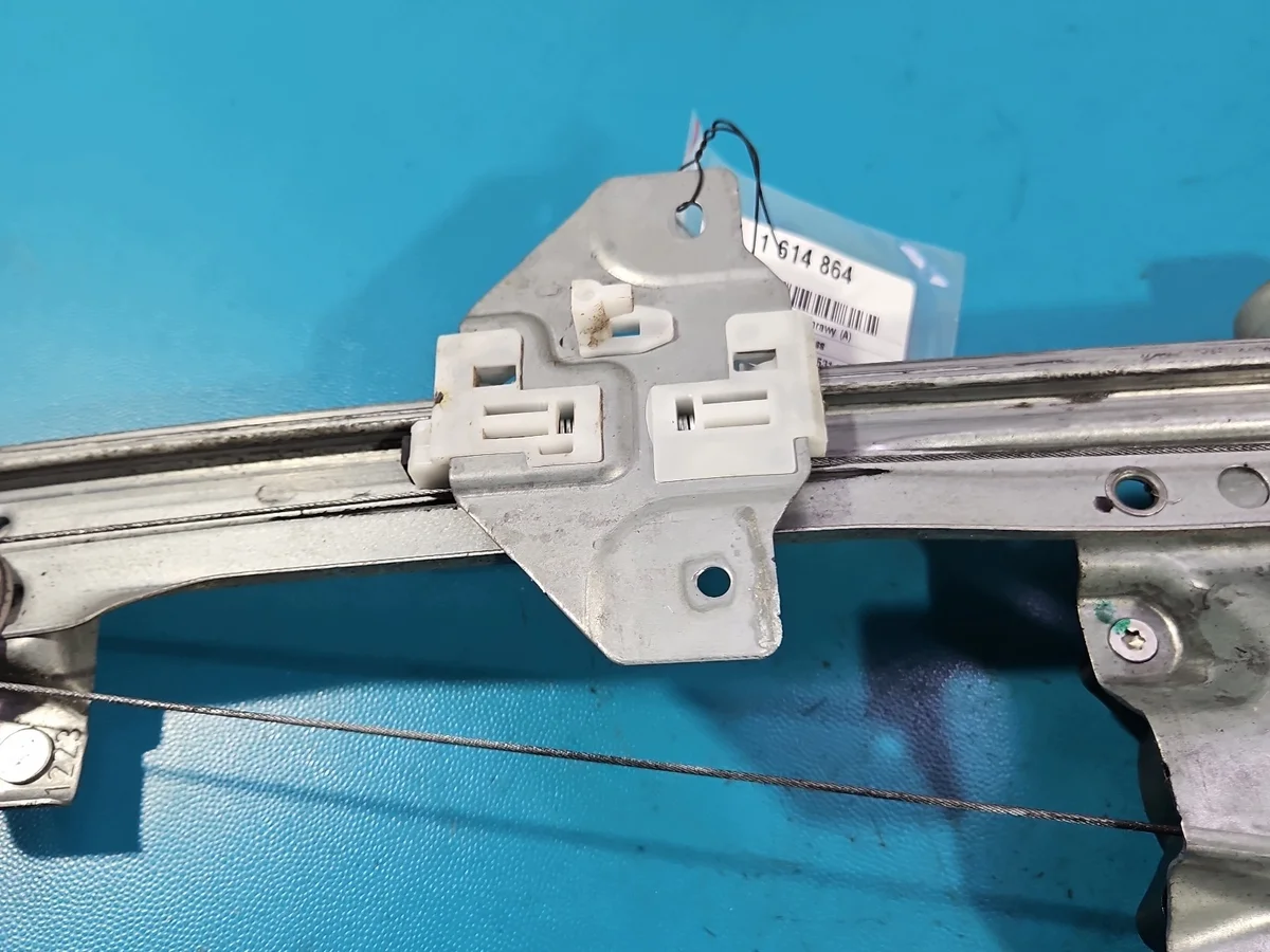 Renault Express Fensterheber vorne rechts 128001471-B image 3
