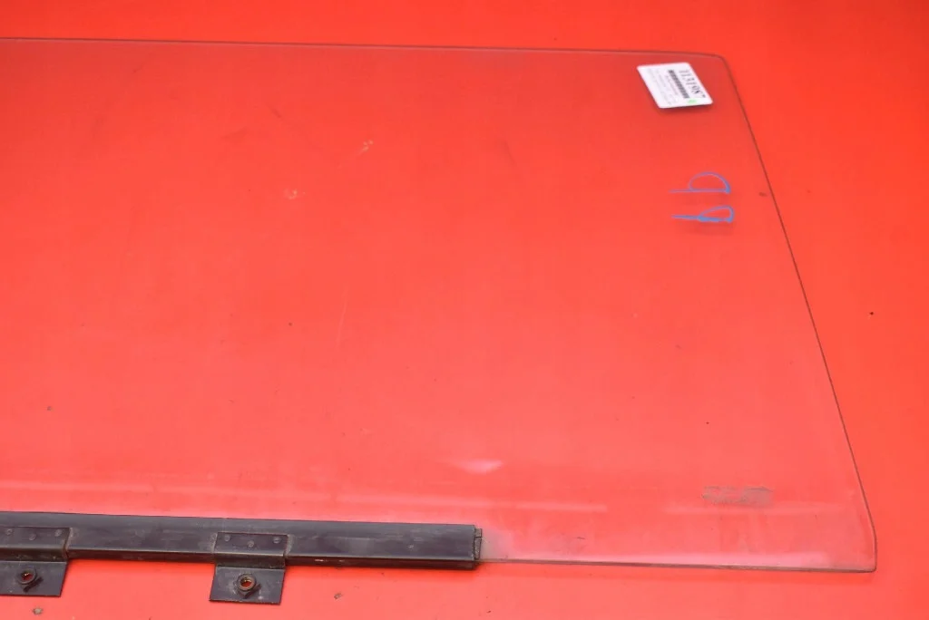 Seitenfenster vorne rechts VW T3 Doka image 3
