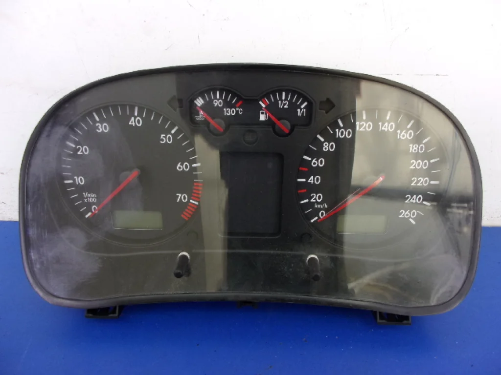 VW Bora/Golf IV Instrumentpanel 1J0919881B