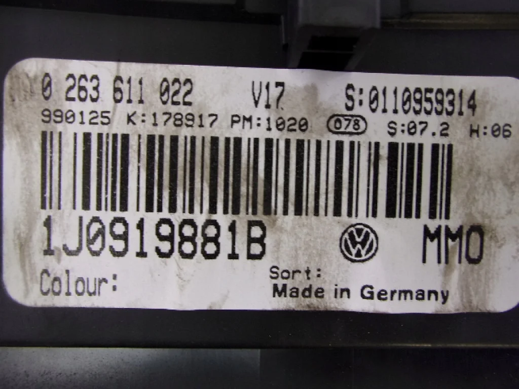 Compteur VW Bora Golf IV 1J0919881B image 3