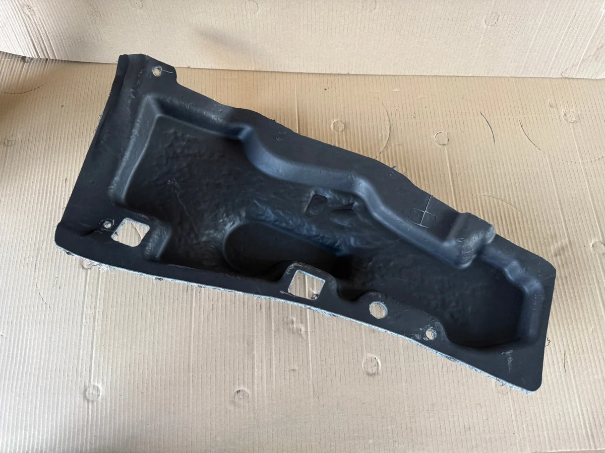 Värmedämpare skärm höger bak Chevrolet Camaro VI 111429