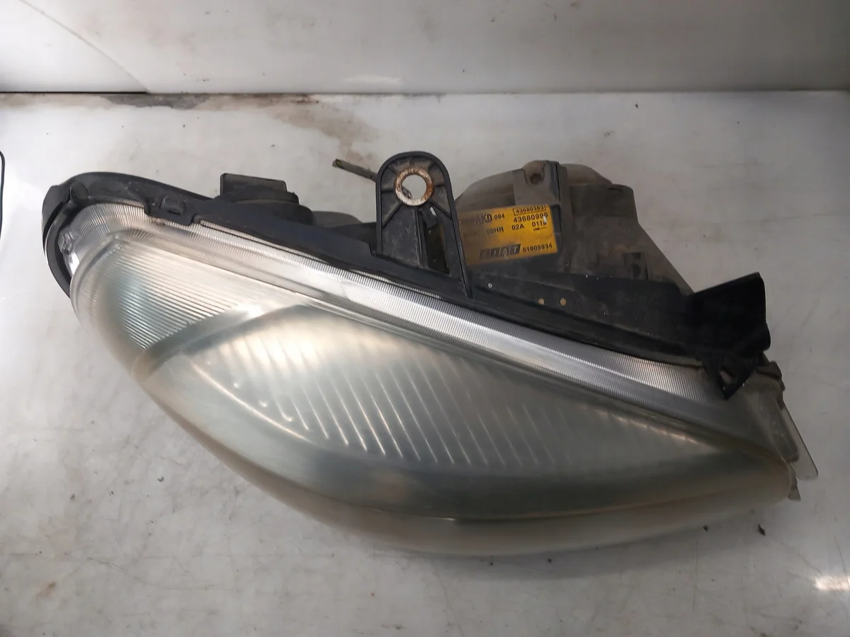 Phare droit Fiat Doblo II 51805934 image 6