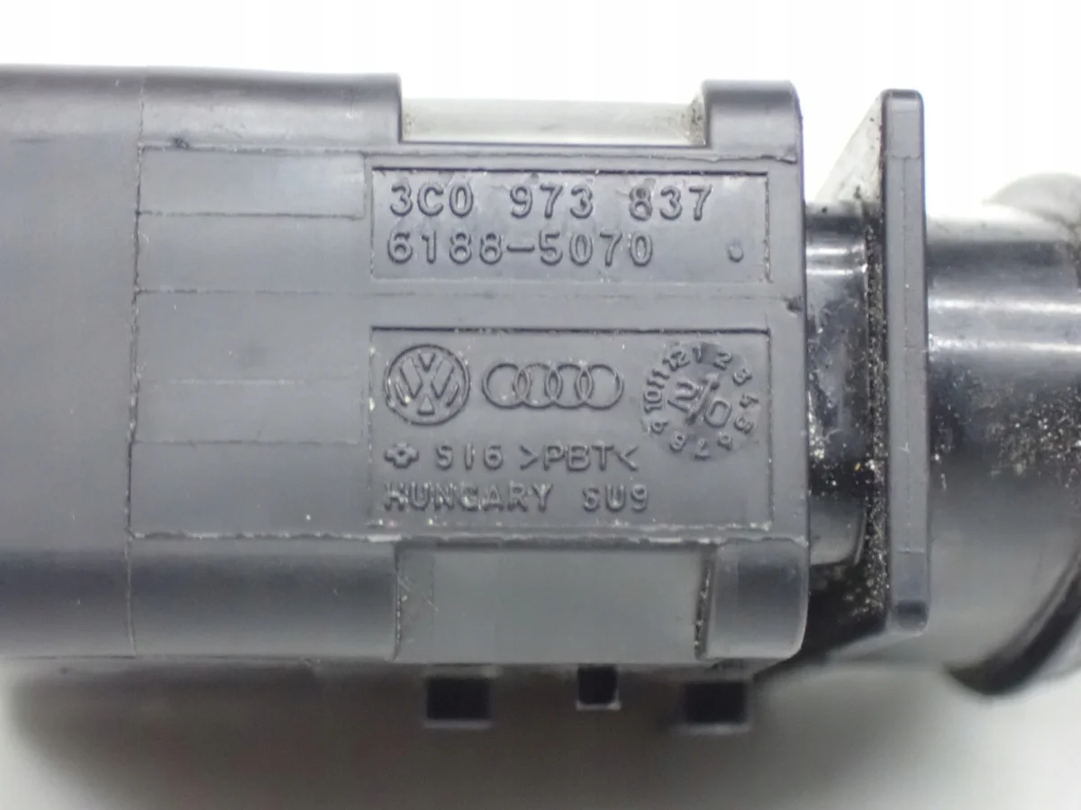 Audi VW 3C0973837 Stecker Gebraucht image 10