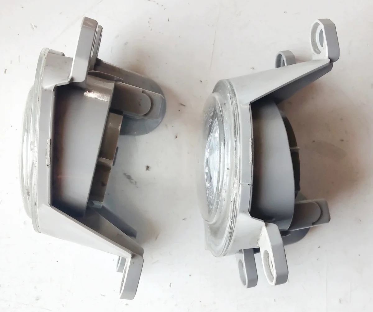 Toyota Yaris Scheinwerfer links/rechts gebraucht image 3