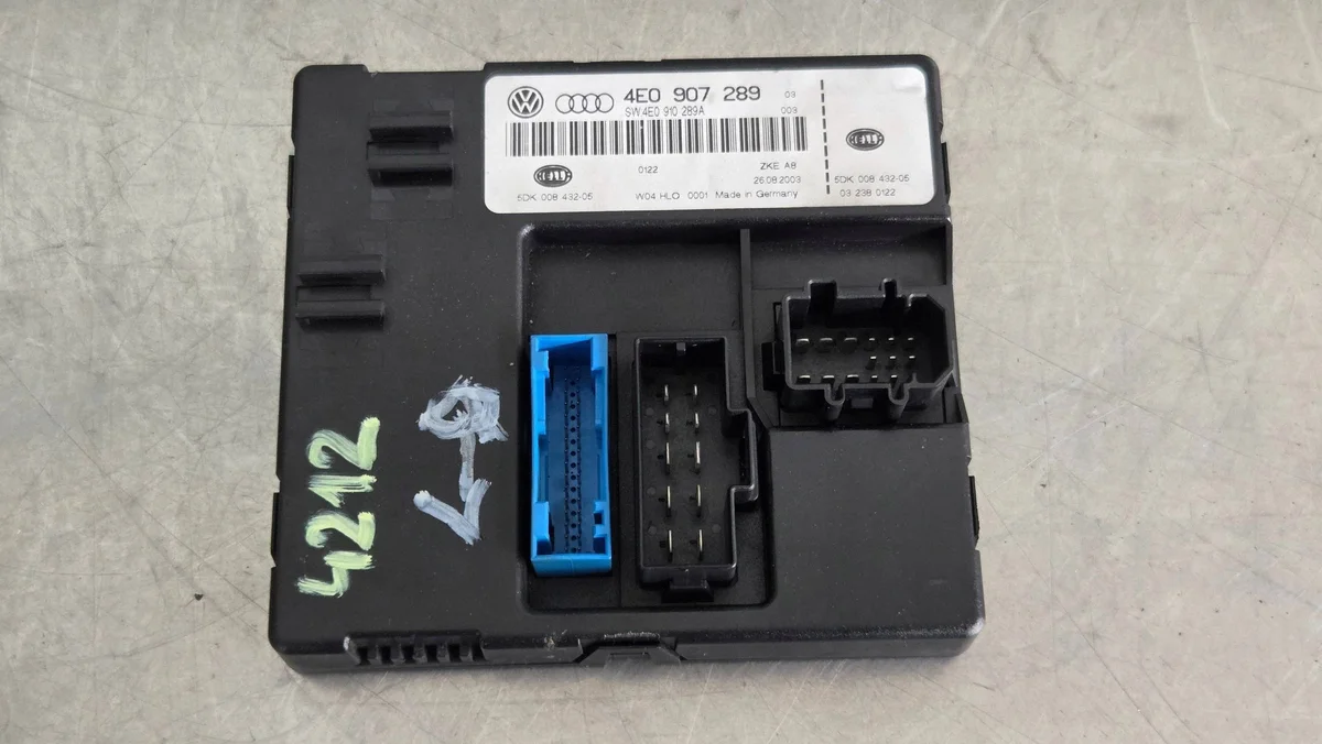 Audi A8 D3 Komfortmodul 4E0907289 image 2