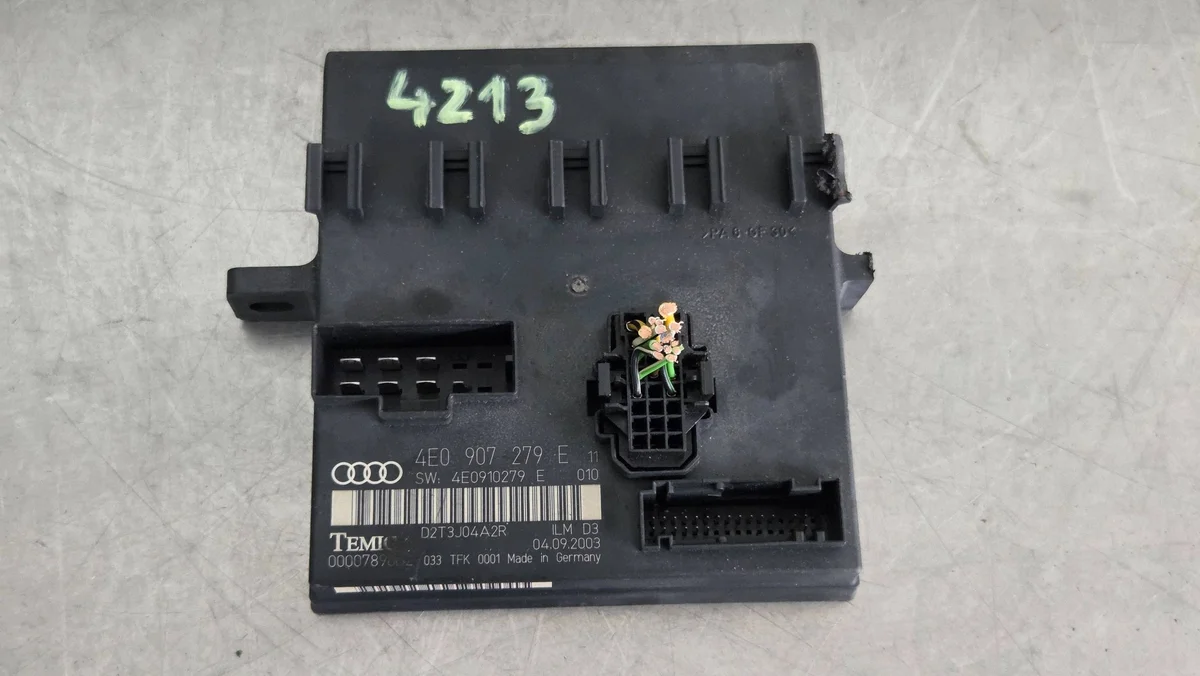 Módulo de Luzes Audi A8 D3 4E0907279E