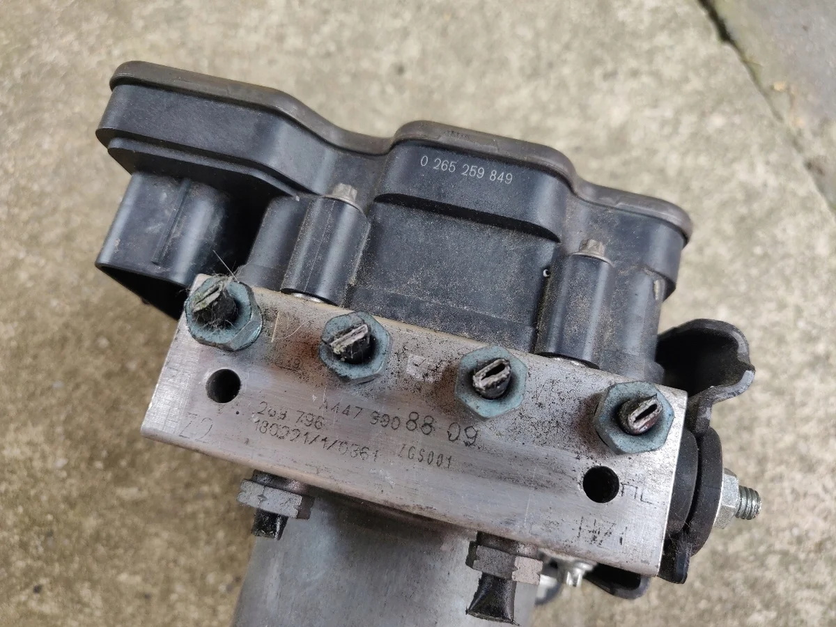 Pompe ABS A4479008809 Mercedes Classe V Vito W447