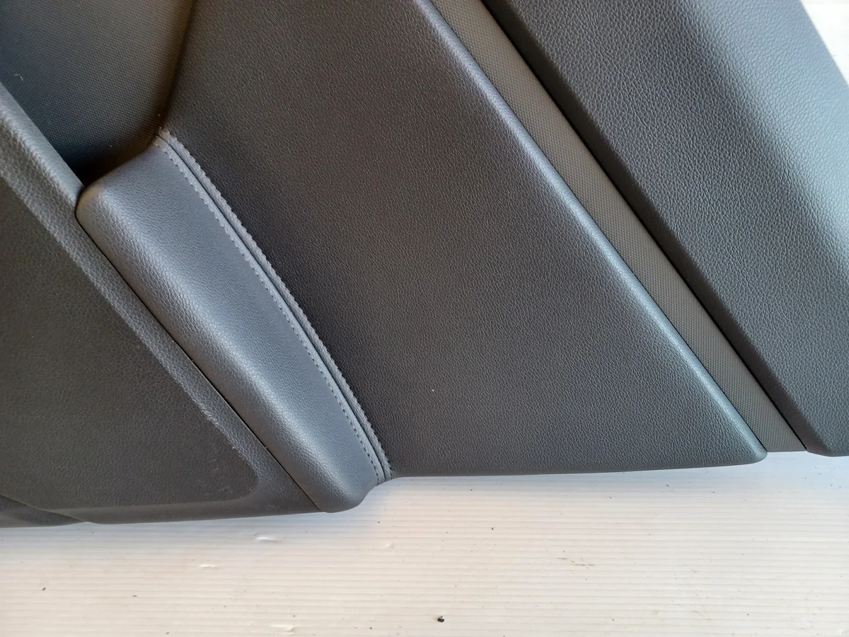 Seitenverkleidung rechts hinten Kia Sportage III 83302-3U040 image 8