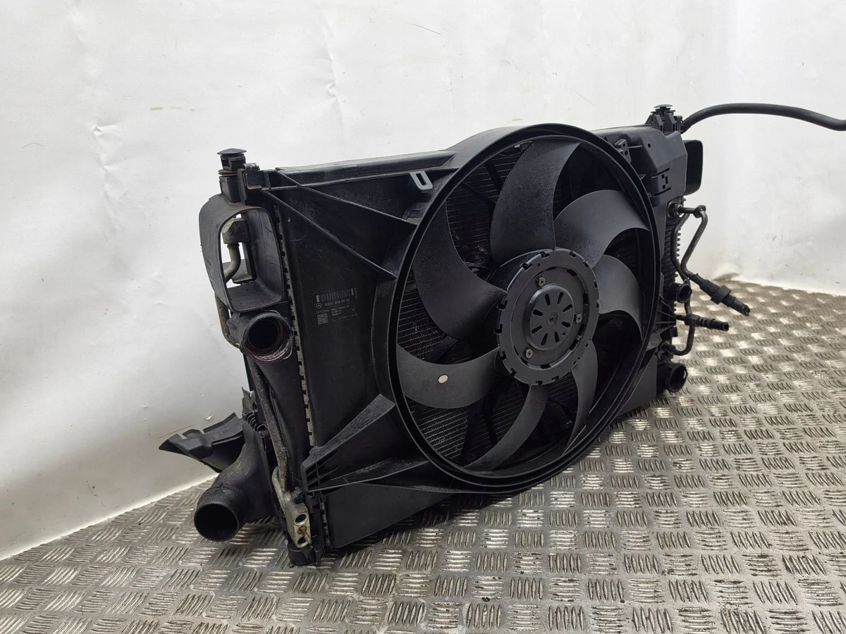Kühler für Mercedes CLS C218 Diesel image 4