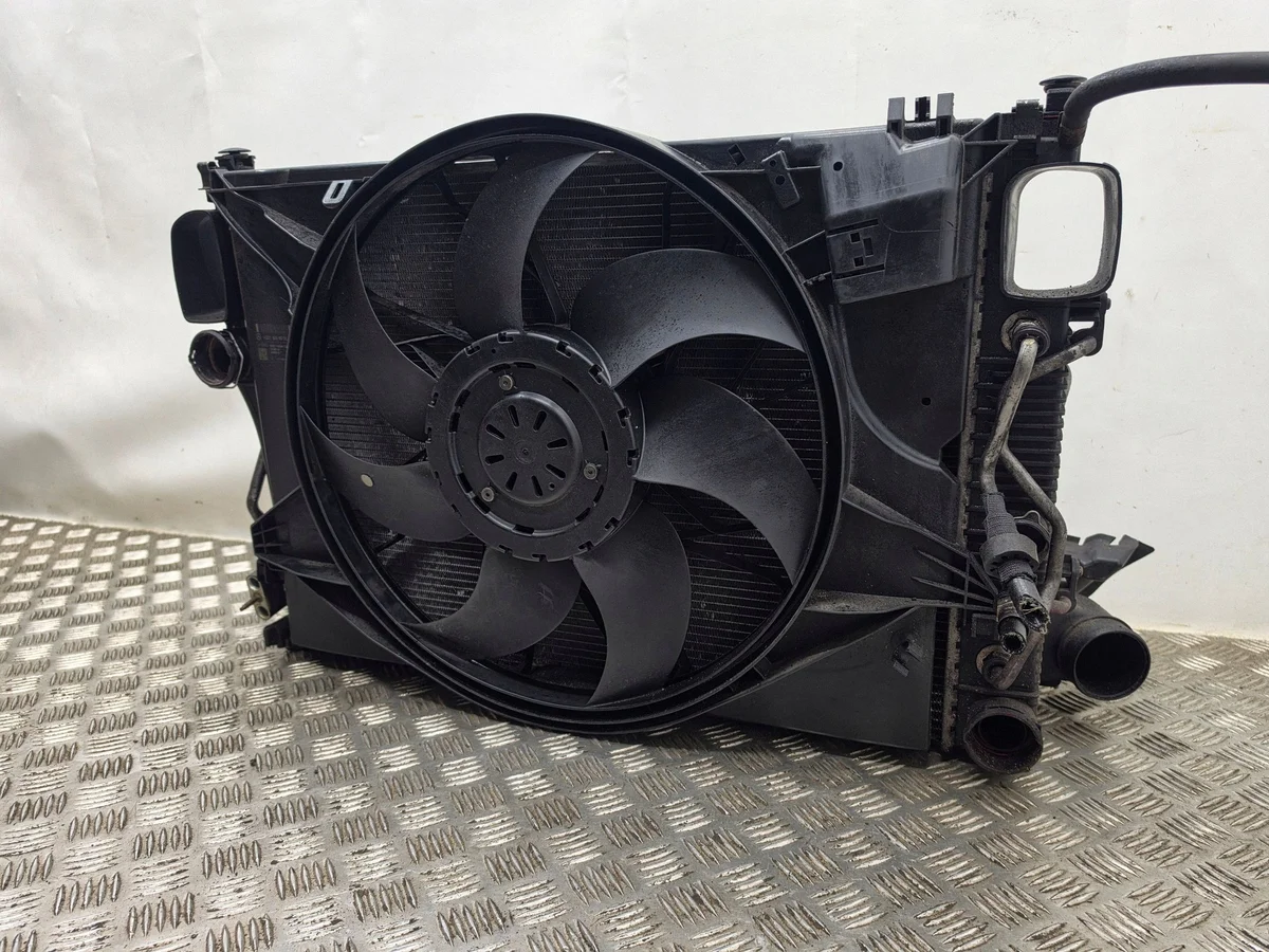 Kühler für Mercedes CLS C218 Diesel image 5