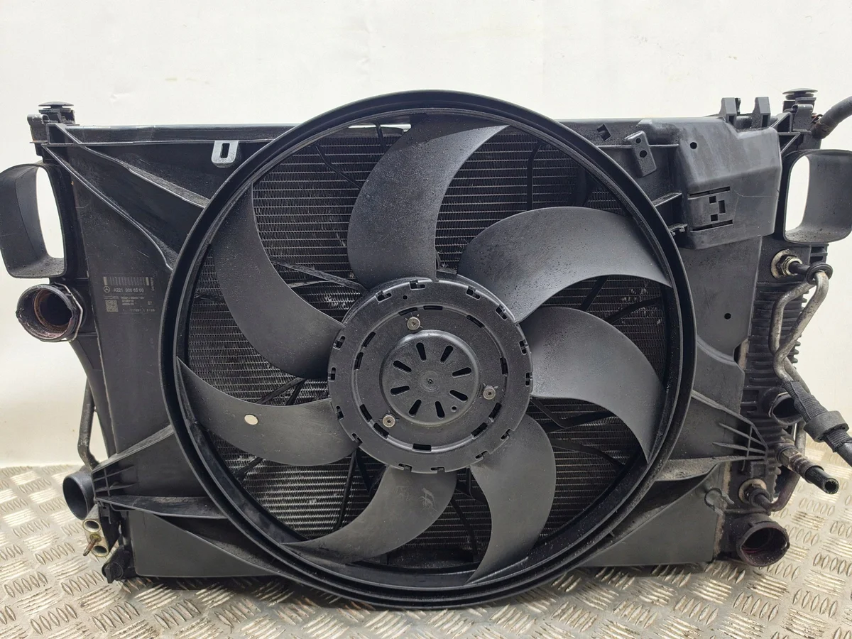 Kühler für Mercedes CLS C218 Diesel image 6