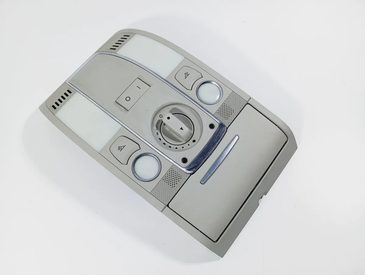 Innenleuchte Audi A6 C6 4F0947135BT gebraucht image 3