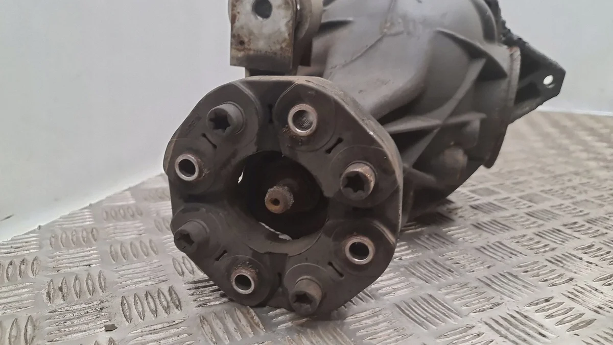 Differential hinten Mercedes C W204 2043504801 image 5
