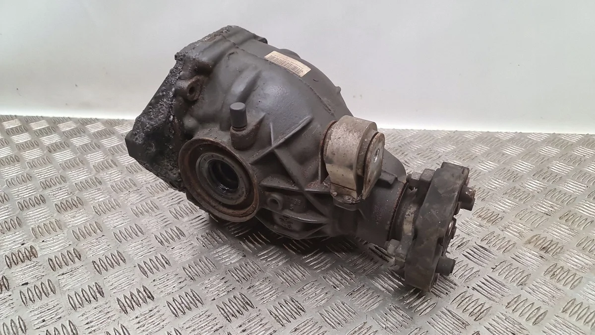 Differential hinten Mercedes C W204 2043504801 image 8