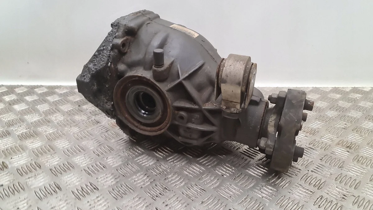 Differential hinten Mercedes C W204 2043504801 image 9