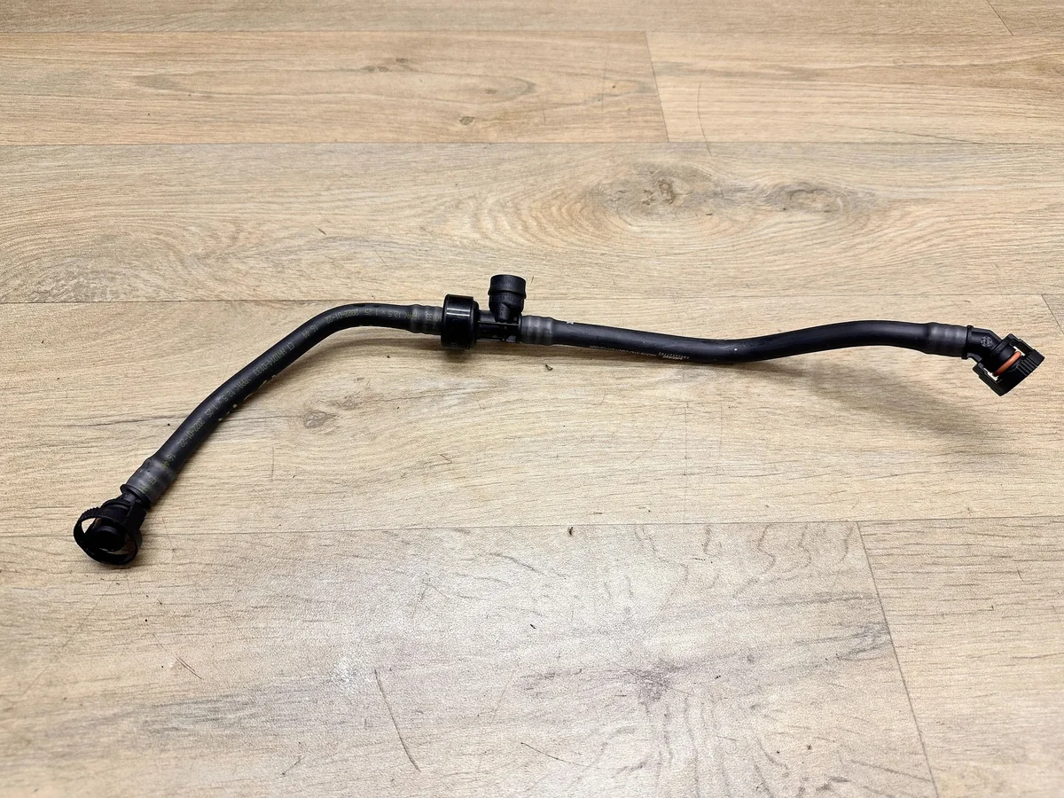 BMW 4 G22 Entlüftungsrohr B48 8665277