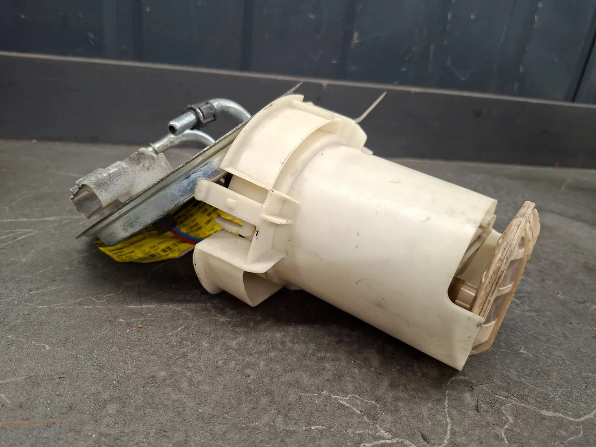 Bränslepump Opel Vectra B 2.2 90499403 thumbnail 1