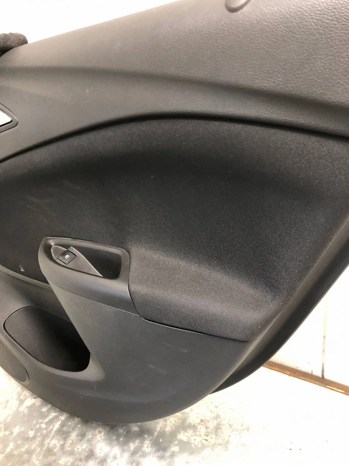 Seitenverkleidung Tür hinten rechts Opel Astra K 2514589 image 3