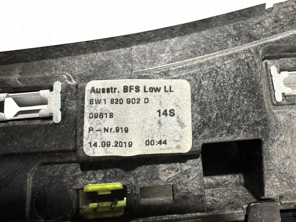 Luchtinlaat console Audi A4 8W1820902 image 4