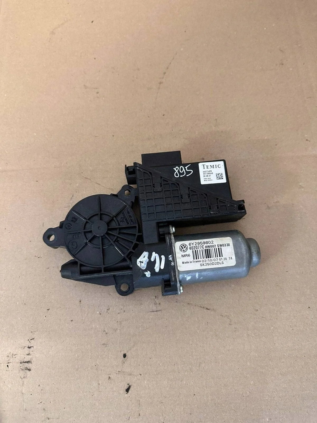 VW Polo 9N T5 Fabia Left Front Window Motor