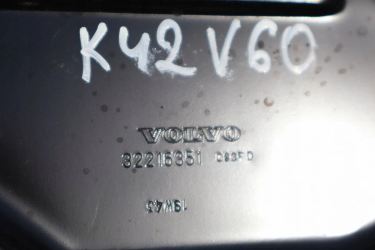 Volvo V90 II 32216351 - Componente Motore image 3