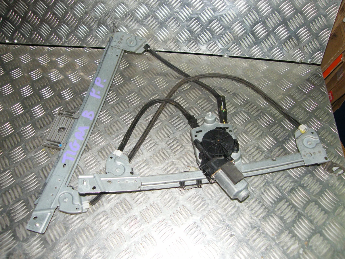 Opel Tigra B TwinTop Motor Elevalunas Derecho 892433