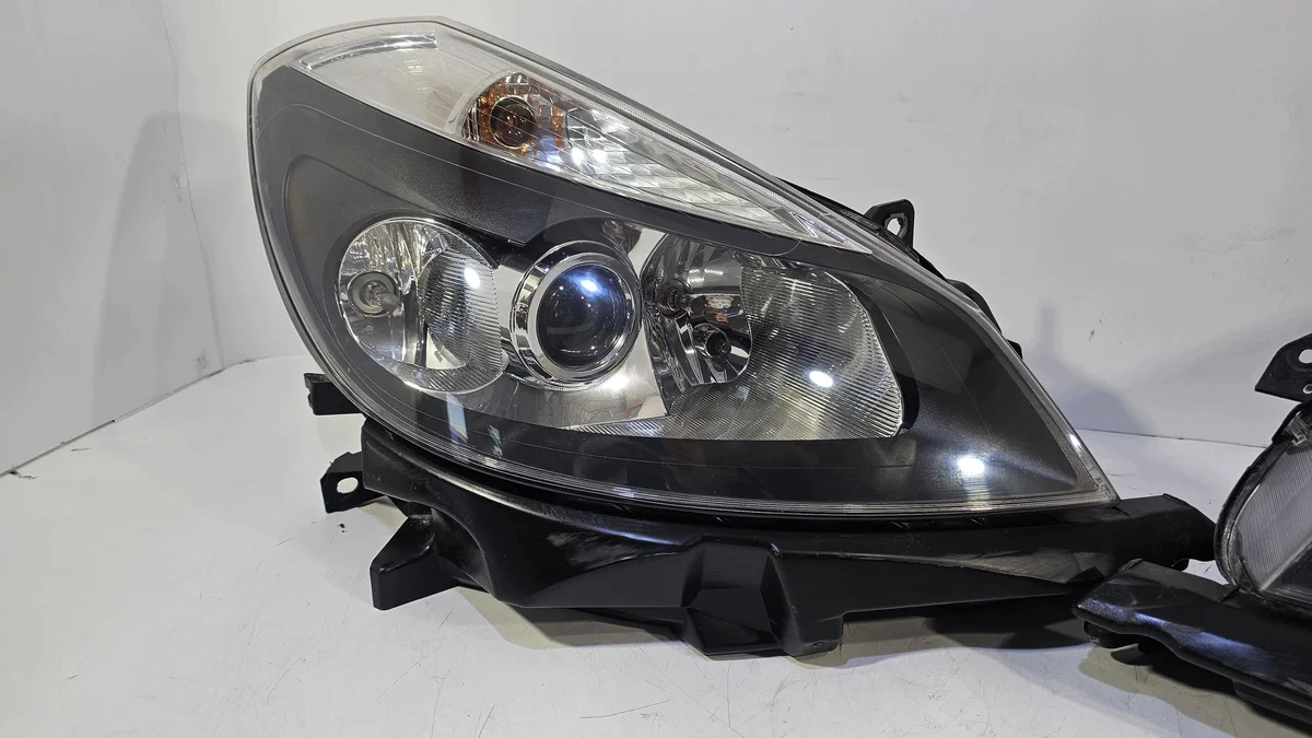 Renault Clio III Lámpara Izquierda/Derecha Xenon image 7