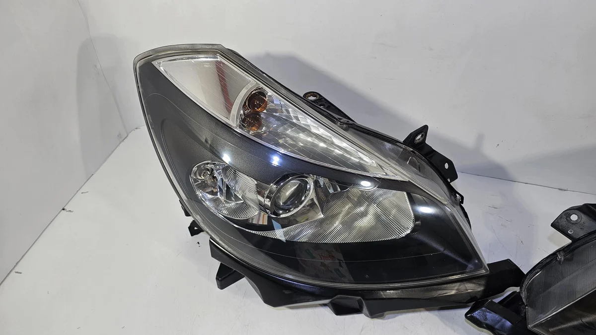 Renault Clio III Lámpara Izquierda/Derecha Xenon image 8