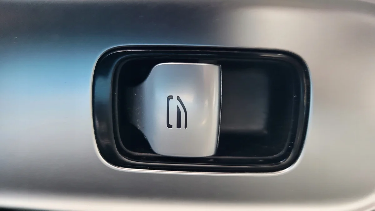 Seitenverkleidung Tür rechts hinten Mercedes C220 W206 A2067304201 image 8