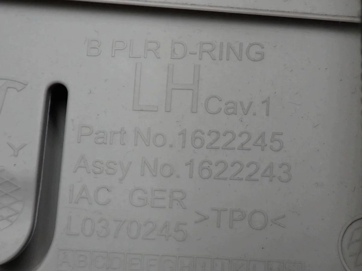Abdeckung Säule links Tesla Model Y 1622225-00-E image 6
