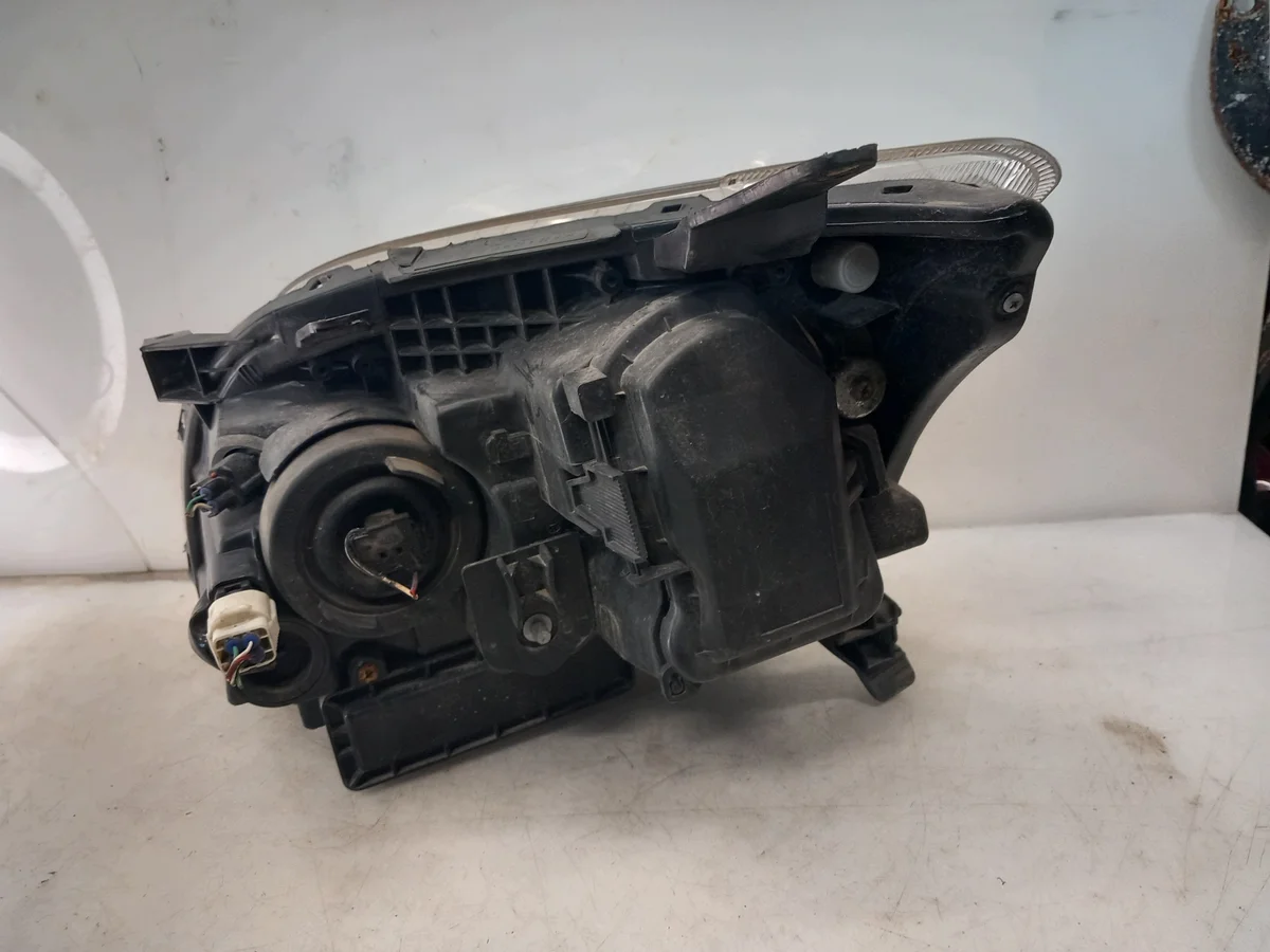 Phare avant droit Toyota Avensis TYC 20-A369R image 5