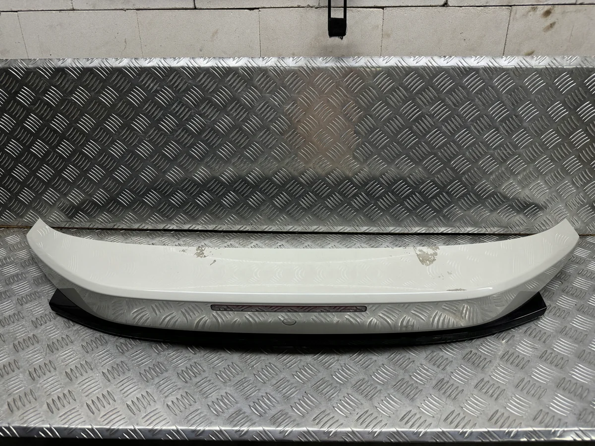 Subaru BRZ II / Toyota GR86 Spoiler Knop