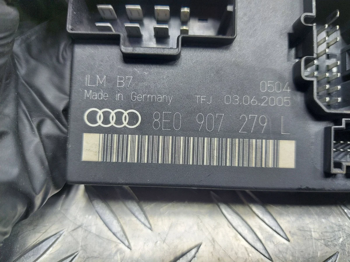 Audi A4 B7 Steuergerät Komfort 8E0907279L image 3
