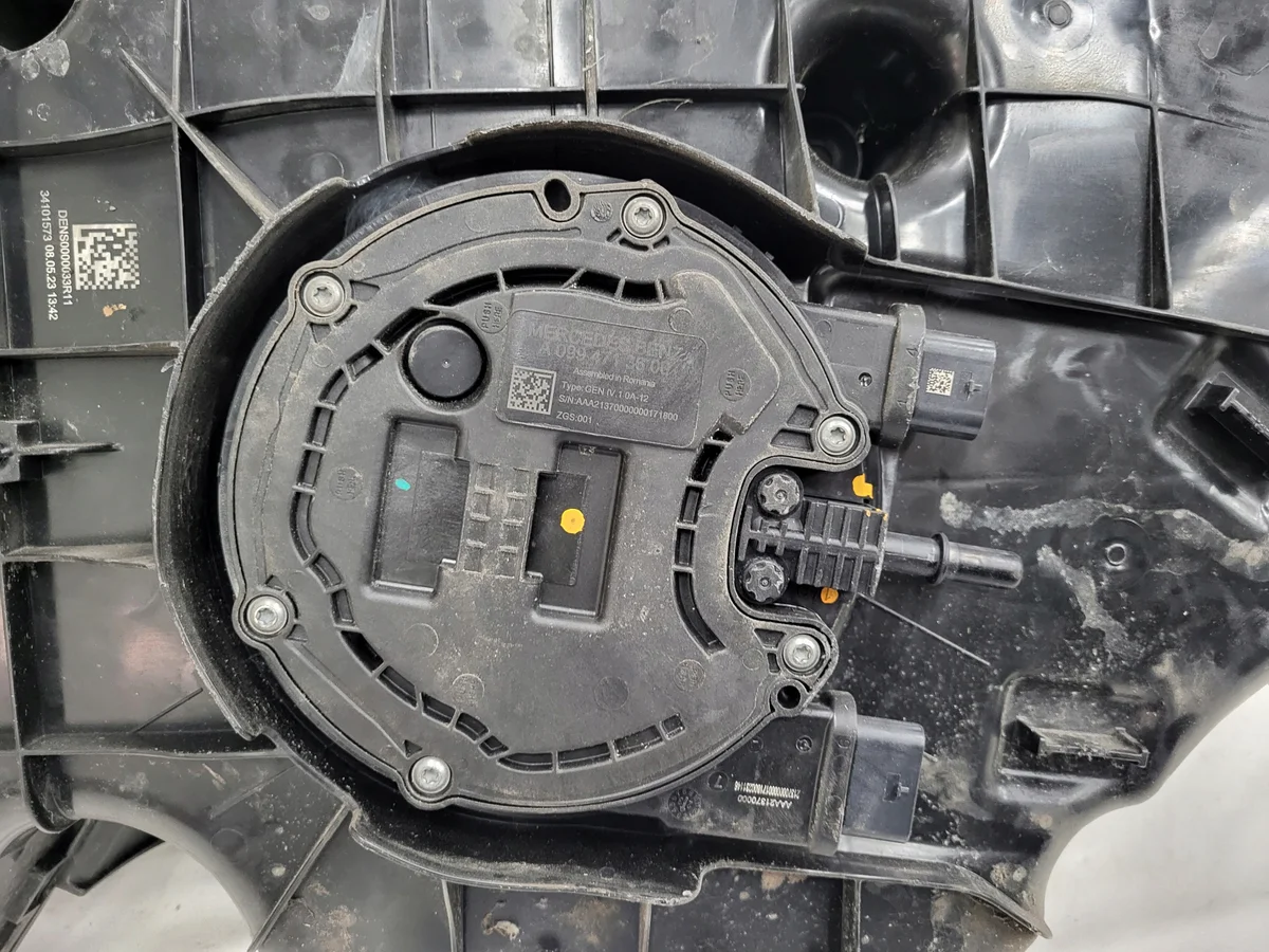 Mercedes Sprinter W907 W910 AdBlue Tank image 3