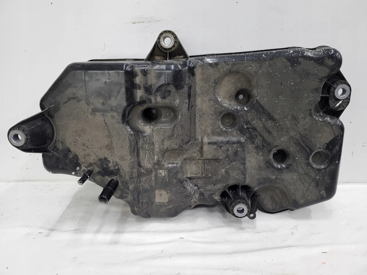 Mercedes Sprinter W907 W910 AdBlue Tank image 5
