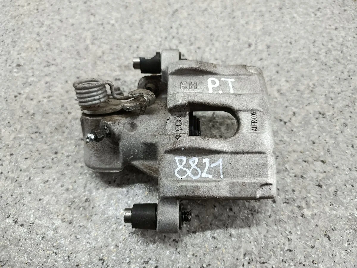 Volvo C30 takajarrusatula oikea