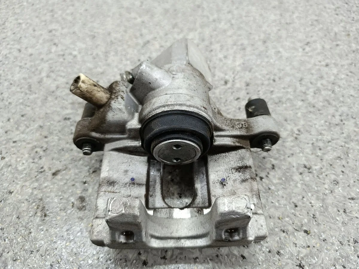 Volvo C30 takajarrusatula oikea image 6
