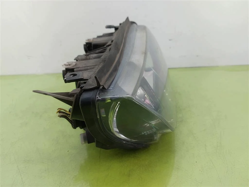 Faro delantero derecho Skoda Fabia I 086651105RM image 7