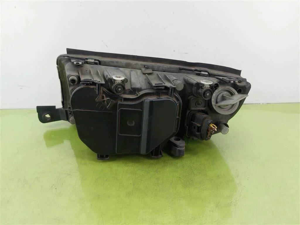 Faro delantero derecho Skoda Fabia I 086651105RM image 8
