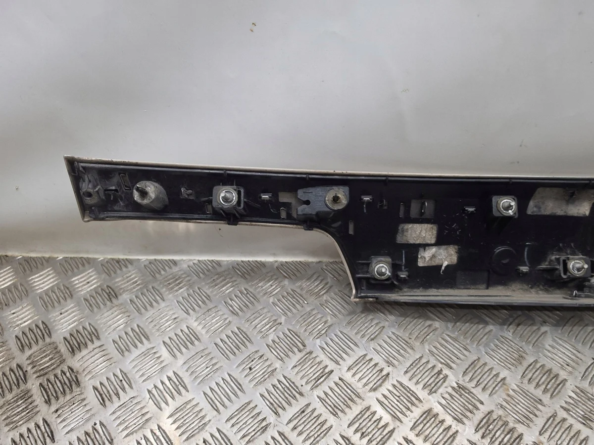 Jeep Grand Cherokee Kennzeichenleiste 1WD55TRMAD image 9