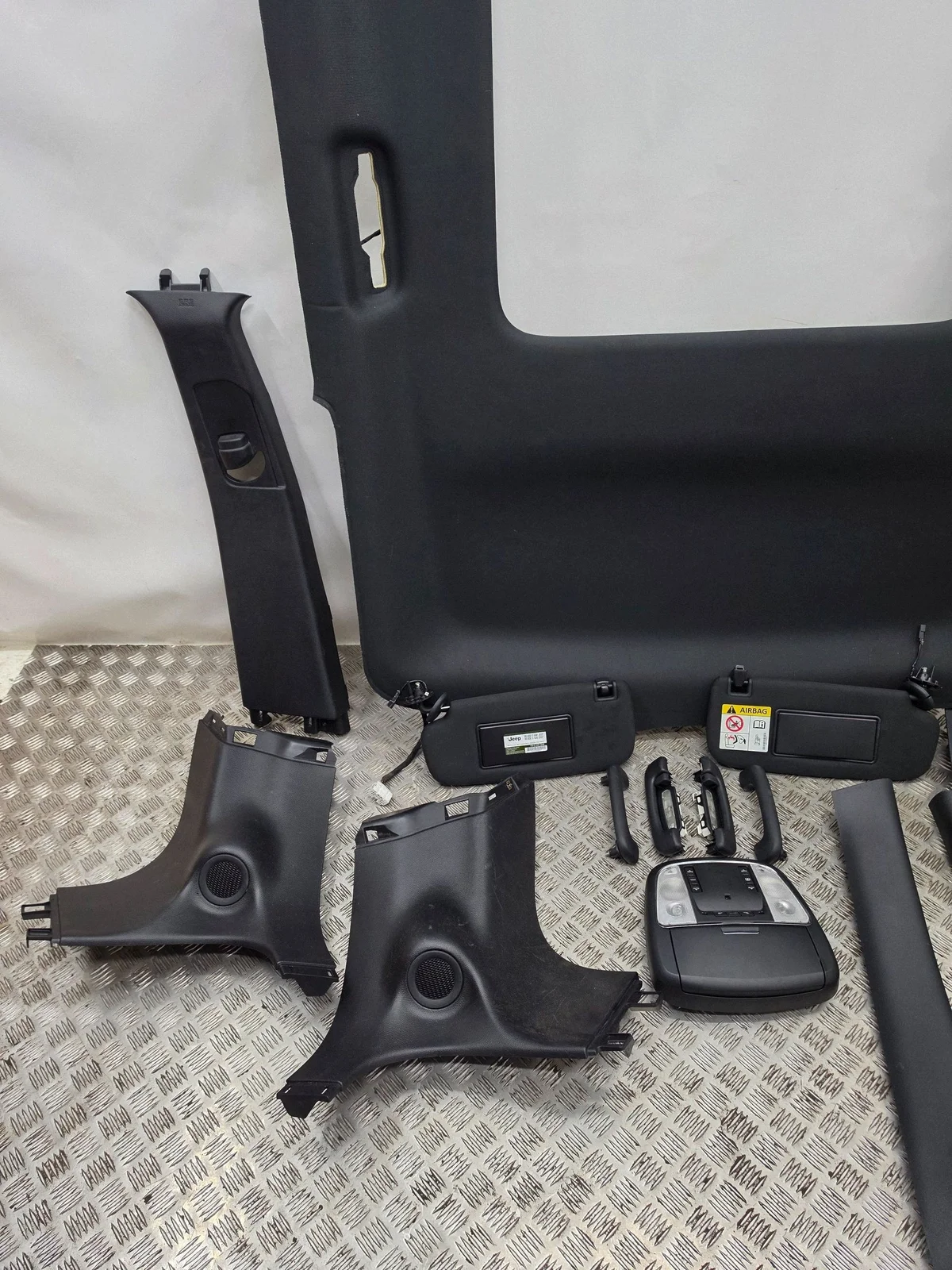 Podsuftka Jeep Grand Cherokee RUZ12207 image 3