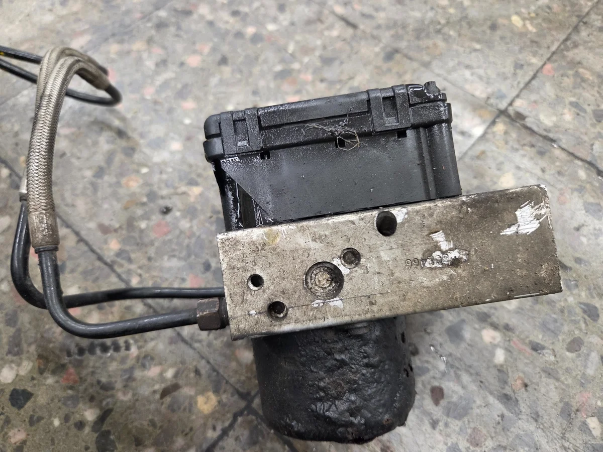 ABS-Pumpe Dodge Grand Caravan IV 3.8 V6 04781547AC image 5