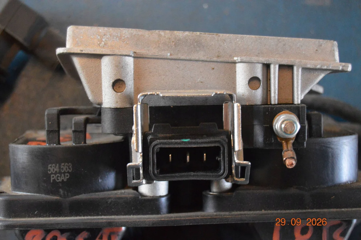 Bobina accensione VW Passat B5 058905105A image 4