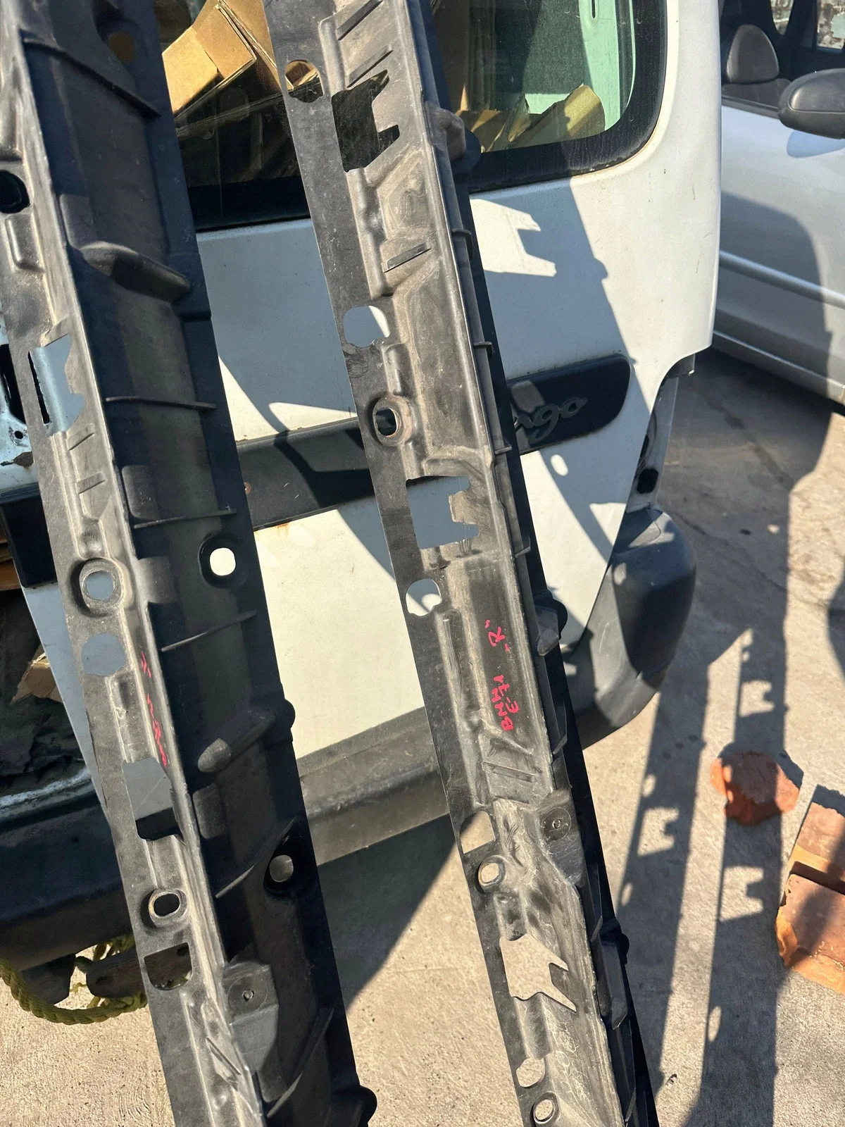 BMW X6 E71 Schweller Verstärkung 7184422 image 3