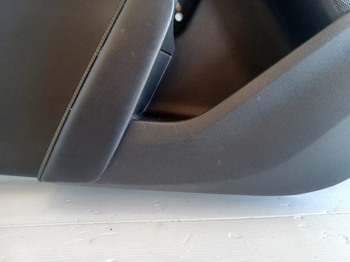 Volvo V40 II Türverkleidung rechts hinten 31384748 image 4