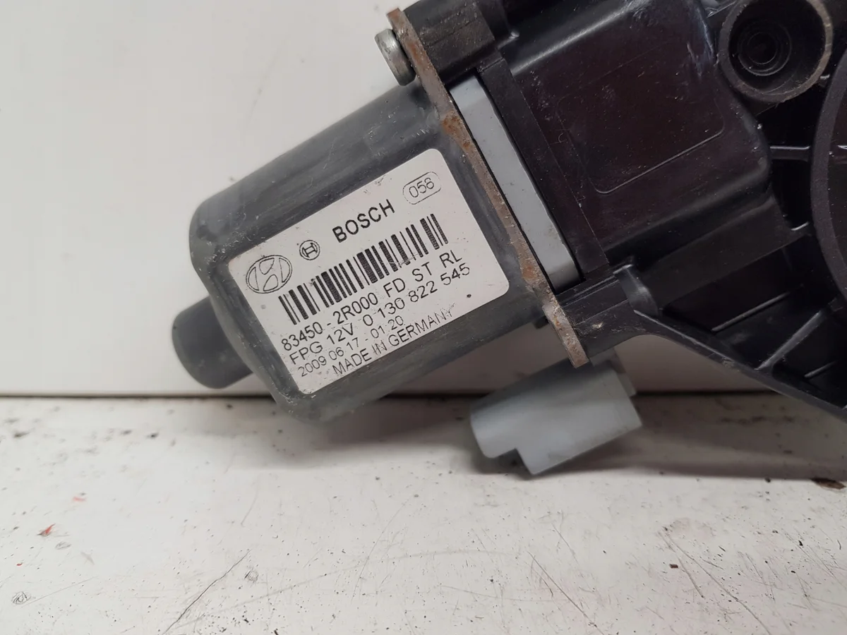 Hyundai Window Motor 834502R000 Used thumbnail 1