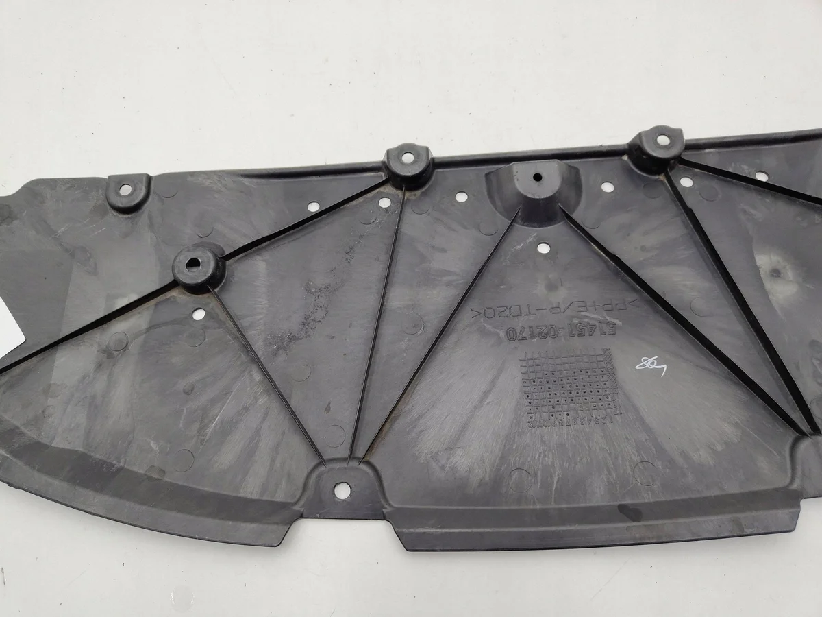 Placa Parachoques Delantero Toyota Corolla E21 image 3