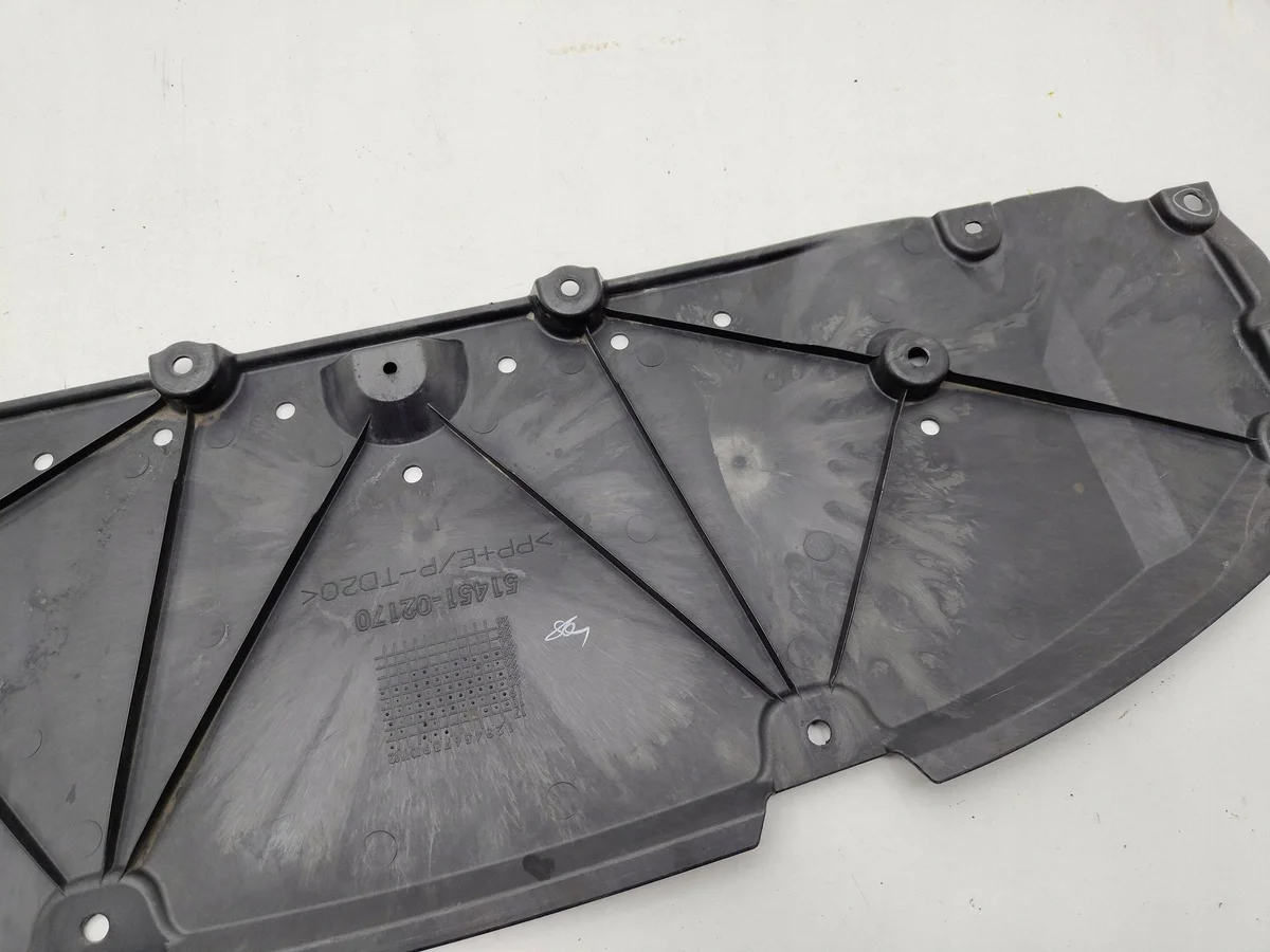 Placa Parachoques Delantero Toyota Corolla E21 image 4